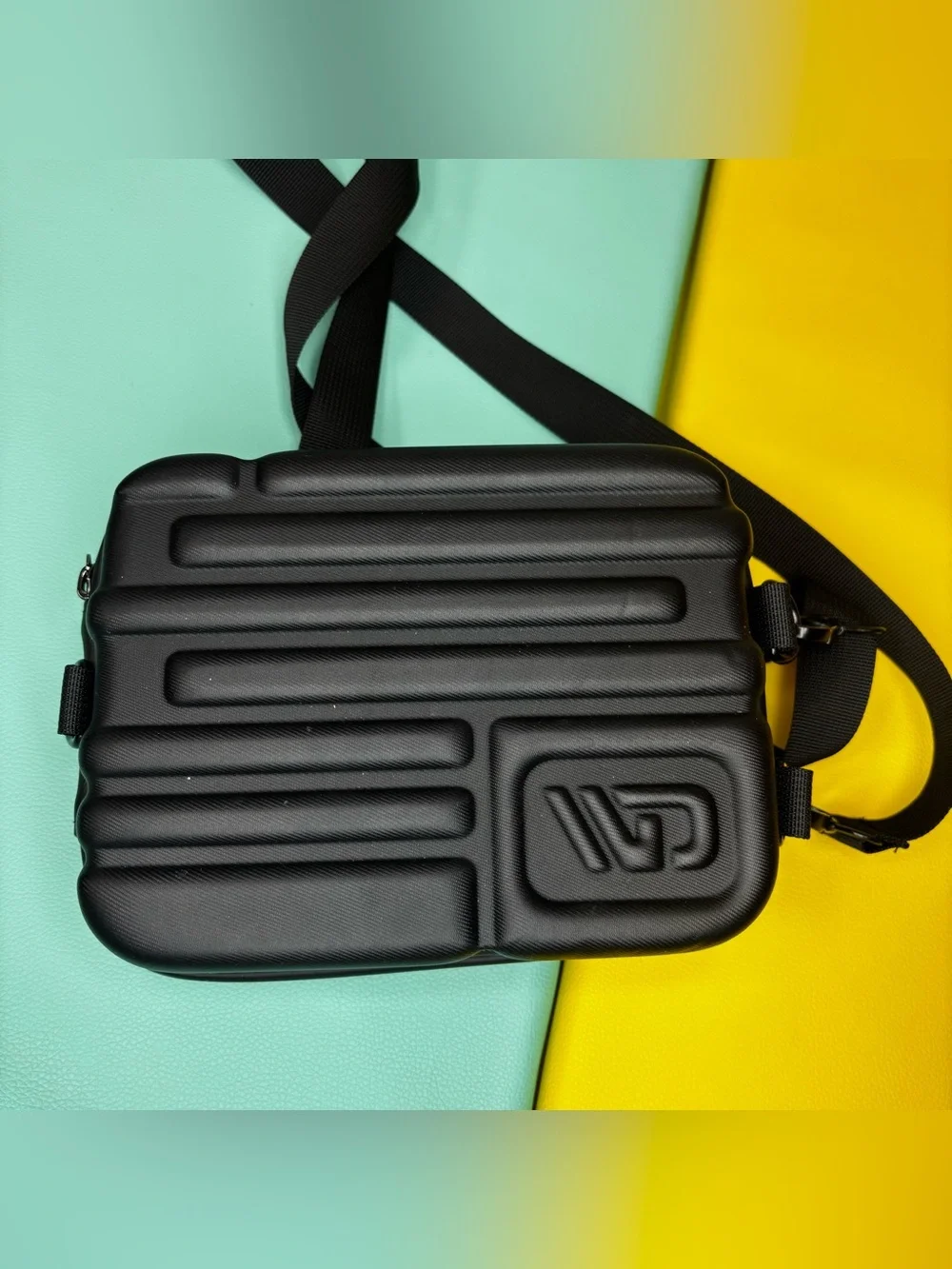 CASEMATIX Compact Locking Case with Shoulder Strap in Black
